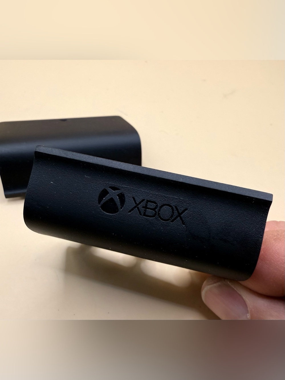 Xbox Lot 2 OEM Black Battery Covers Doors For Xbox One Series X S Controller - Picture 3 of 4